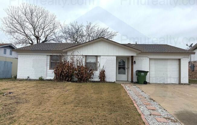 AVAILABLE NOW!!! Comfortable 4 br, 1.5 ba house for rent in Balch Springs