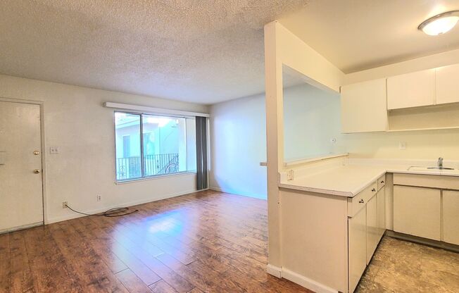 1 bed, 1 bath, 800 sqft, $1,495, Unit 2ND AVE 10