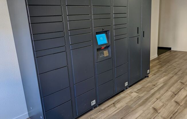 1 bed, 1 bath, 610 sqft, $1,725, Unit F303