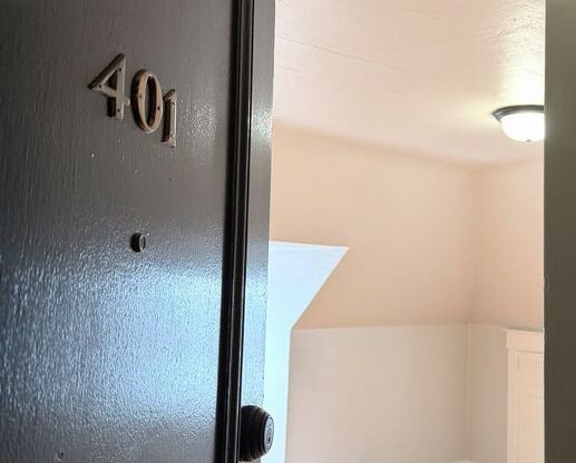 1 bed, 1 bath, 574 sqft, $1,275, Unit 401