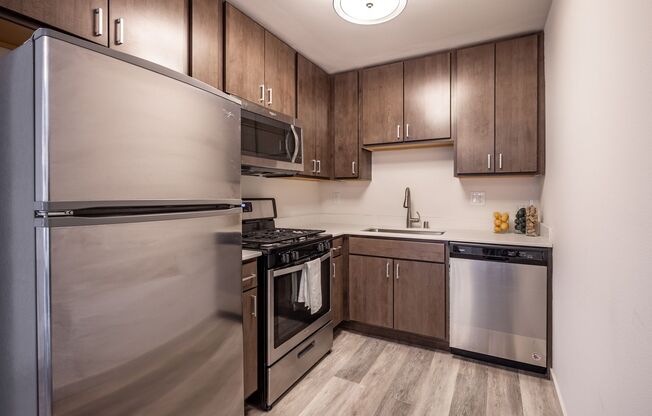2 beds, 1 bath, $1,395, Unit 303