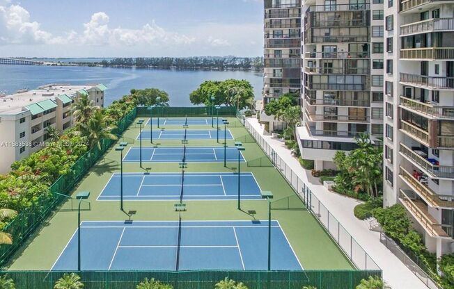 2 beds, 2 baths, 1,460 sqft, $5,200, Unit 2333 Brickell Ave unit 1717A (A11683538)