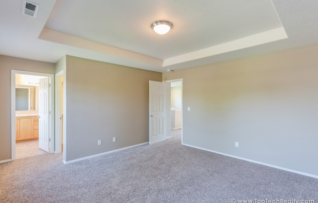 3 beds, 2.5 baths, $2,550