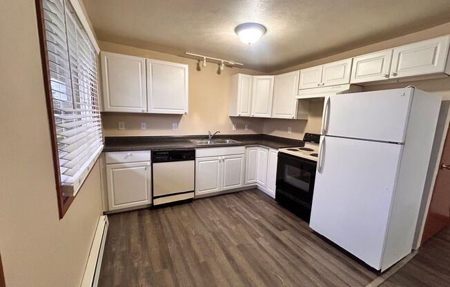 2 beds, 1 bath, 750 sqft, $1,075, Unit 6529