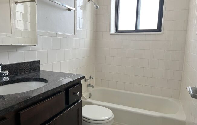 2 beds, 1 bath, 950 sqft, $1,345, Unit 3028312