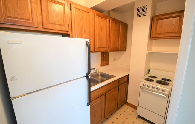 1 bed, 1 bath, 700 sqft, $1,850, Unit 418-1310