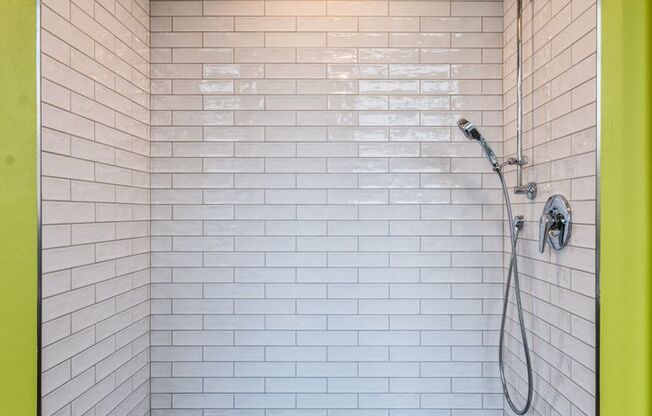 2 beds, 2 baths, 1,098 sqft, $1,630, Unit 422