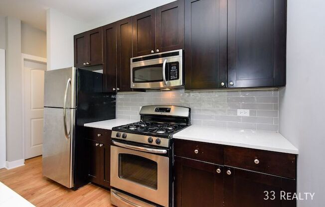 2153 W OHIO ST