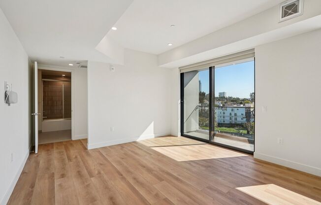 2 beds, 2 baths, 854 sqft, $4,095