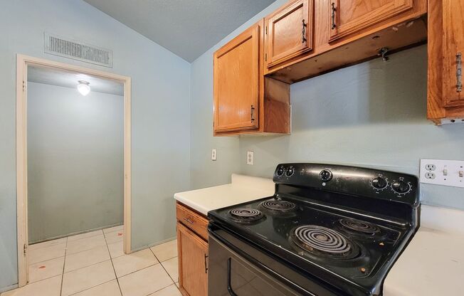 3 beds, 2 baths, $1,300