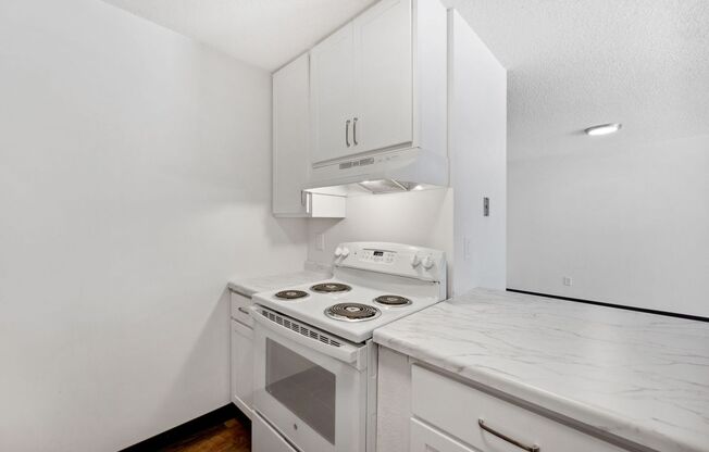 2 beds, 1 bath, 920 sqft, $1,425, Unit 1531-203