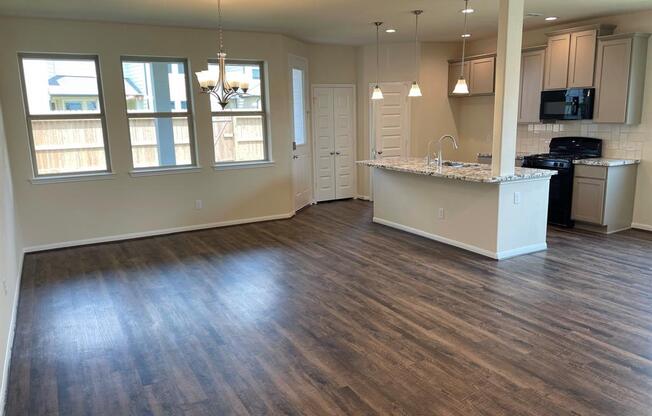 5519 EVANSTON LN