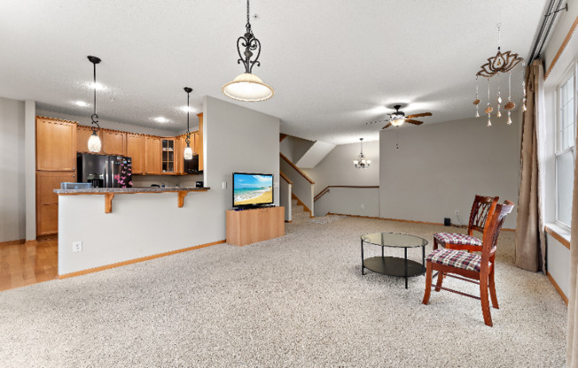 11769 EMERY VLG DR N