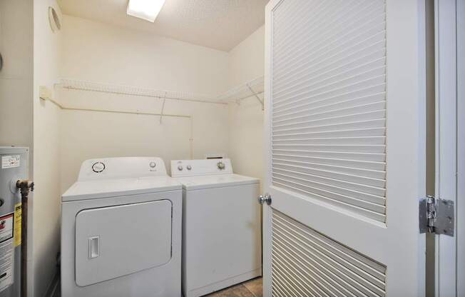 Apartments with in unit washer and dryers. Apartments with laundry in Kalamazoo. Apartments near me with laundry.