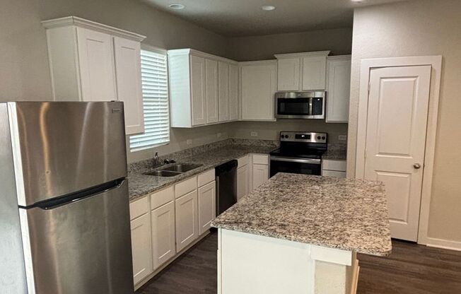 Lovely Townhome NW SA