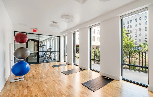 2 beds, 1 bath, $4,250, Unit 221A