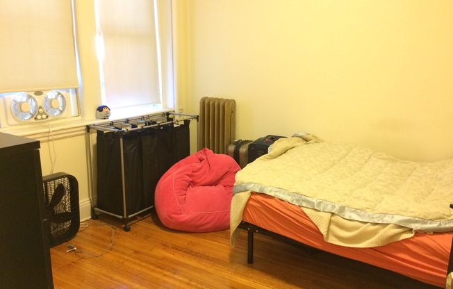 2 beds, 1 bath, 836 sqft, $3,400, Unit 03-001