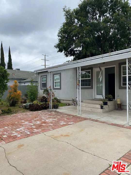 17429 BURBANK BLVD