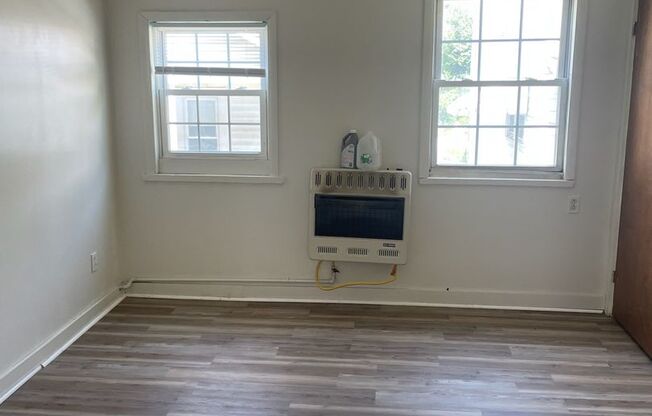 2331 1/2 Washington Street West