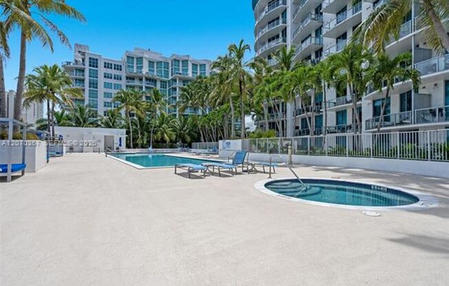 3 beds, 2 baths, $4,300, Unit # 818