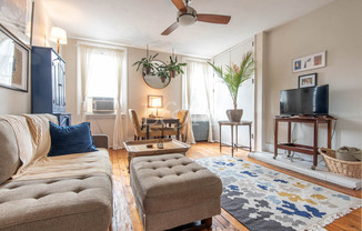 152 N 8 ST