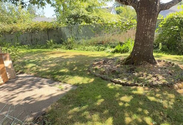 2 Bed, 1.5 Bath Condo in The W. Eugene Neighborhood! Apply Now!
