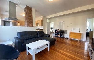 3 beds, 1 bath, $4,800, Unit 2