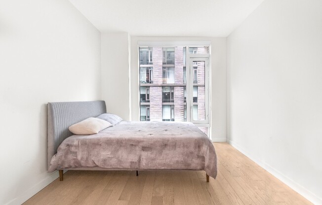 1 bed, 1 bath, 658 sqft, $5,300, Unit 5L