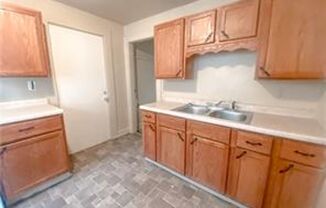 2 beds, 1 bath, $995