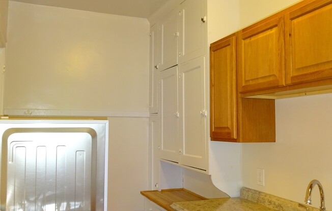 Studio, 1 bath, 350 sqft, $750, Unit 110