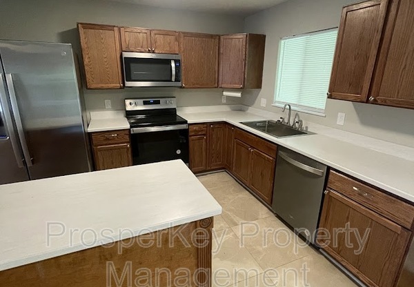 1211 TIMBERLANE DR