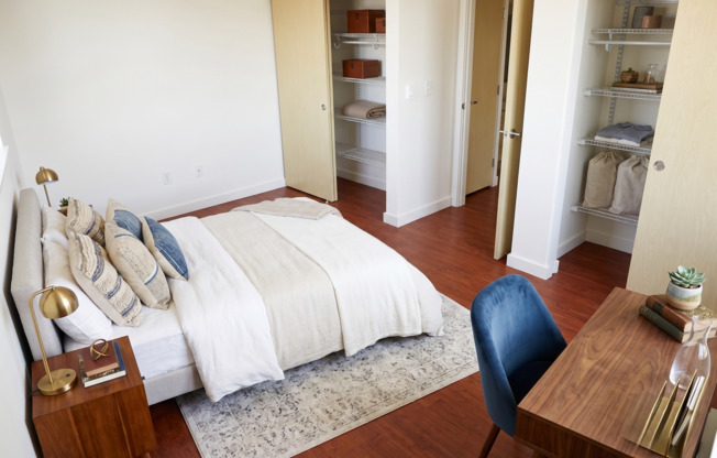 3 beds, 1 bath, $2,895, Unit R-412