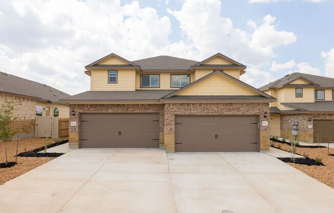 GORGEOUS 3 BEDROOM DUPLEX LOCATED IN CONVERSE, TX!