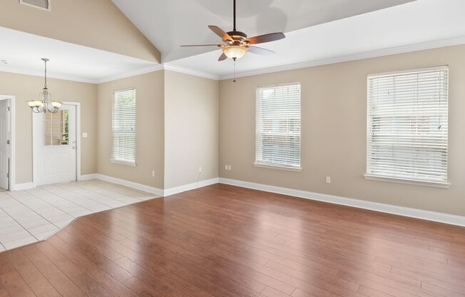 3 Bedroom Condo in Burbank Estates- Gated Community