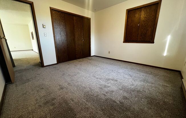 2 beds, 1 bath, $775, Unit 205