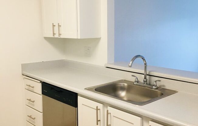 2 beds, 1 bath, 850 sqft, $2,300, Unit 344