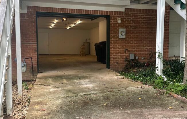 Huge 2/2.5 off Apalachee Parkway!