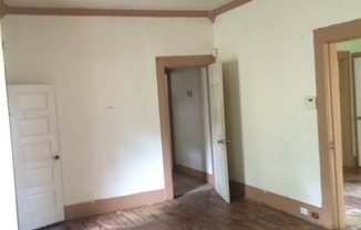 3 beds, 1 bath, $590