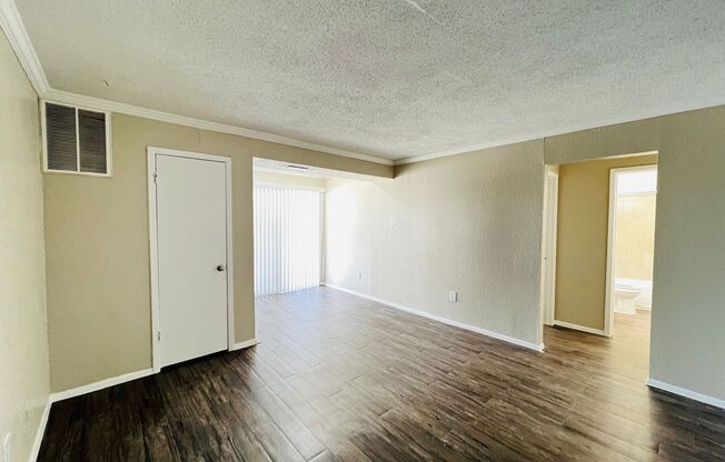 1 bed, 1 bath, 600 sqft, $1,150, Unit 1-220