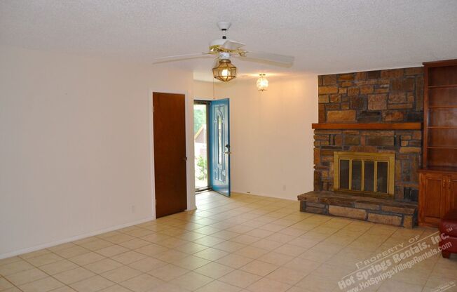 3 beds, 2 baths, $1,465