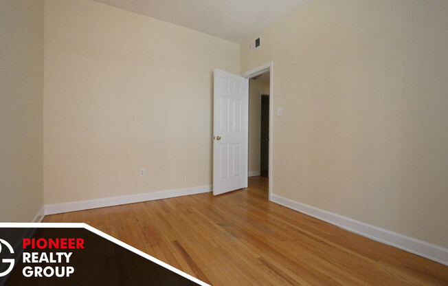 550 W Aldine Ave