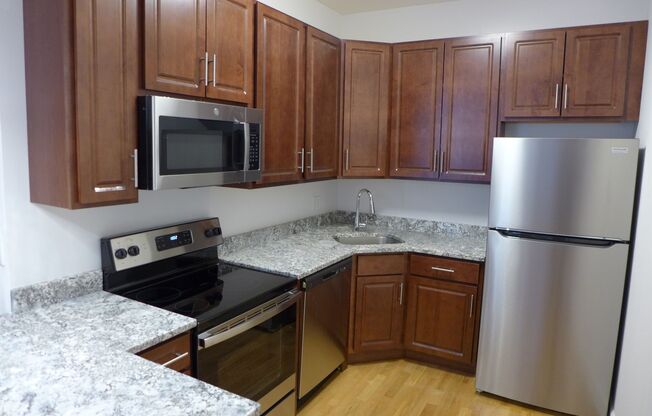 1 bed, 1 bath, 700 sqft, $2,095, Unit 08B