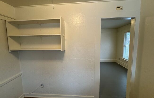 Studio, 1 bath, $750, Unit 455 W 12th Ave. #202