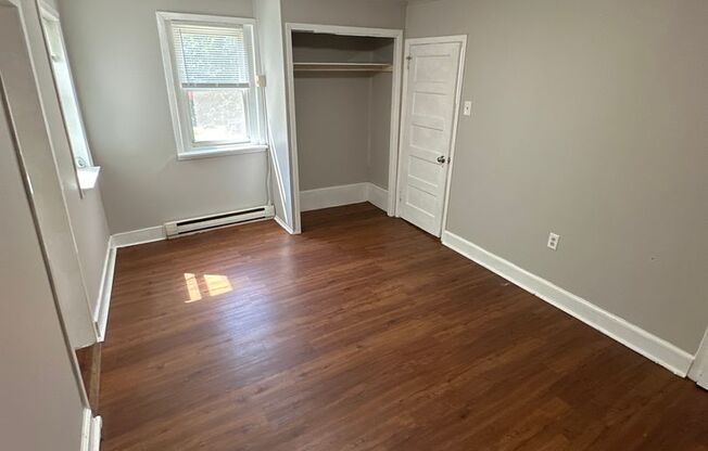 1 bed, 1 bath, 700 sqft, $925