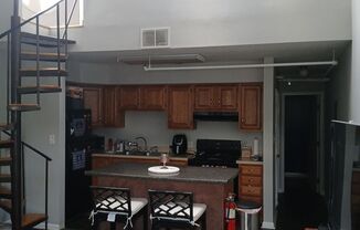 1 bed, 1 bath, $1,100, Unit 1710 W University Ave - Unit 1