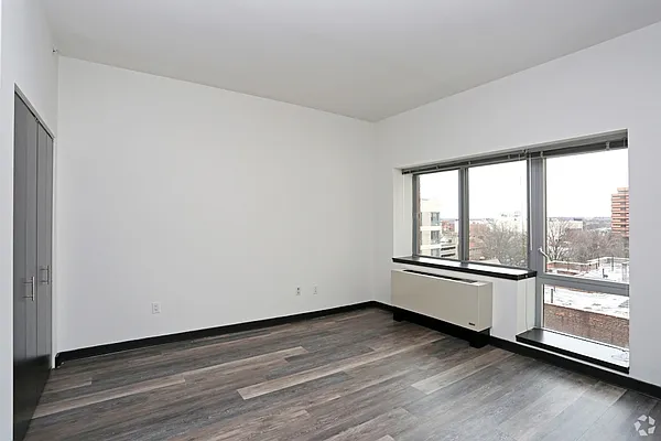 Studio, 1 bath, $2,688, Unit 1017