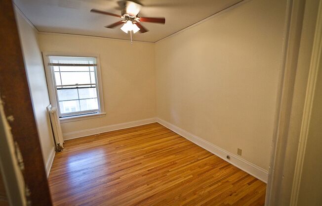 2 beds, 1 bath, 725 sqft, $1,349, Unit 2801-107