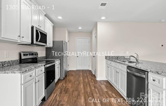 1305 NIA RD