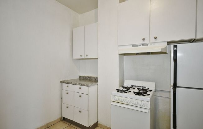 2 beds, 1 bath, $1,200