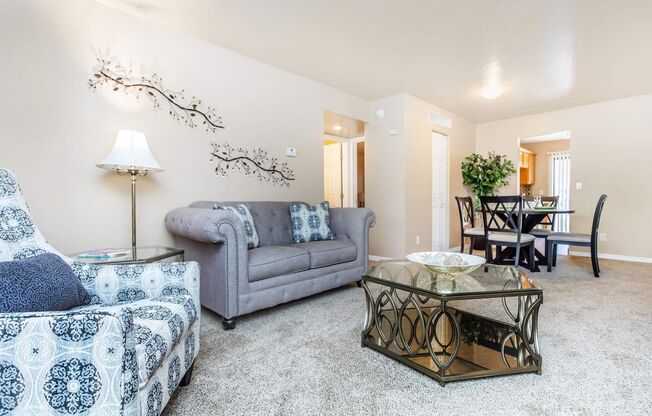 2 beds, 1 bath, 760 sqft, $1,129